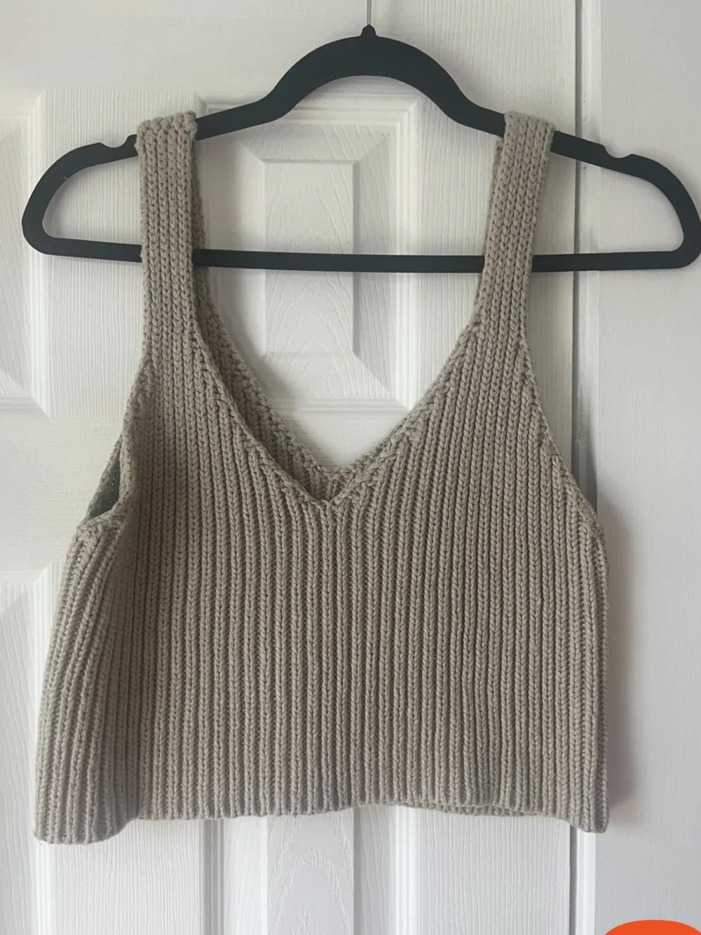 OZMA Beige Knit V‑Neck Tank Top - Picture 2 of 5